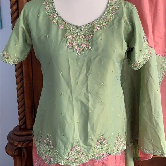 Indian/Pakistani Lehenga suit - 3 piece - Picture 3 of 8